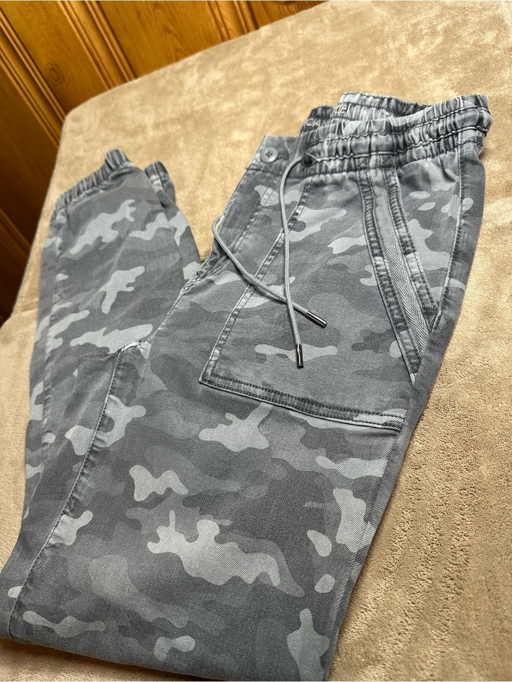 American Eagle Outfitters Gray Camo Elastic Waist Joggers